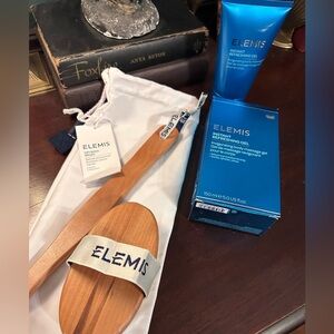 Elemis combo NIB instant refreshing gel + dry brush with handle and bag